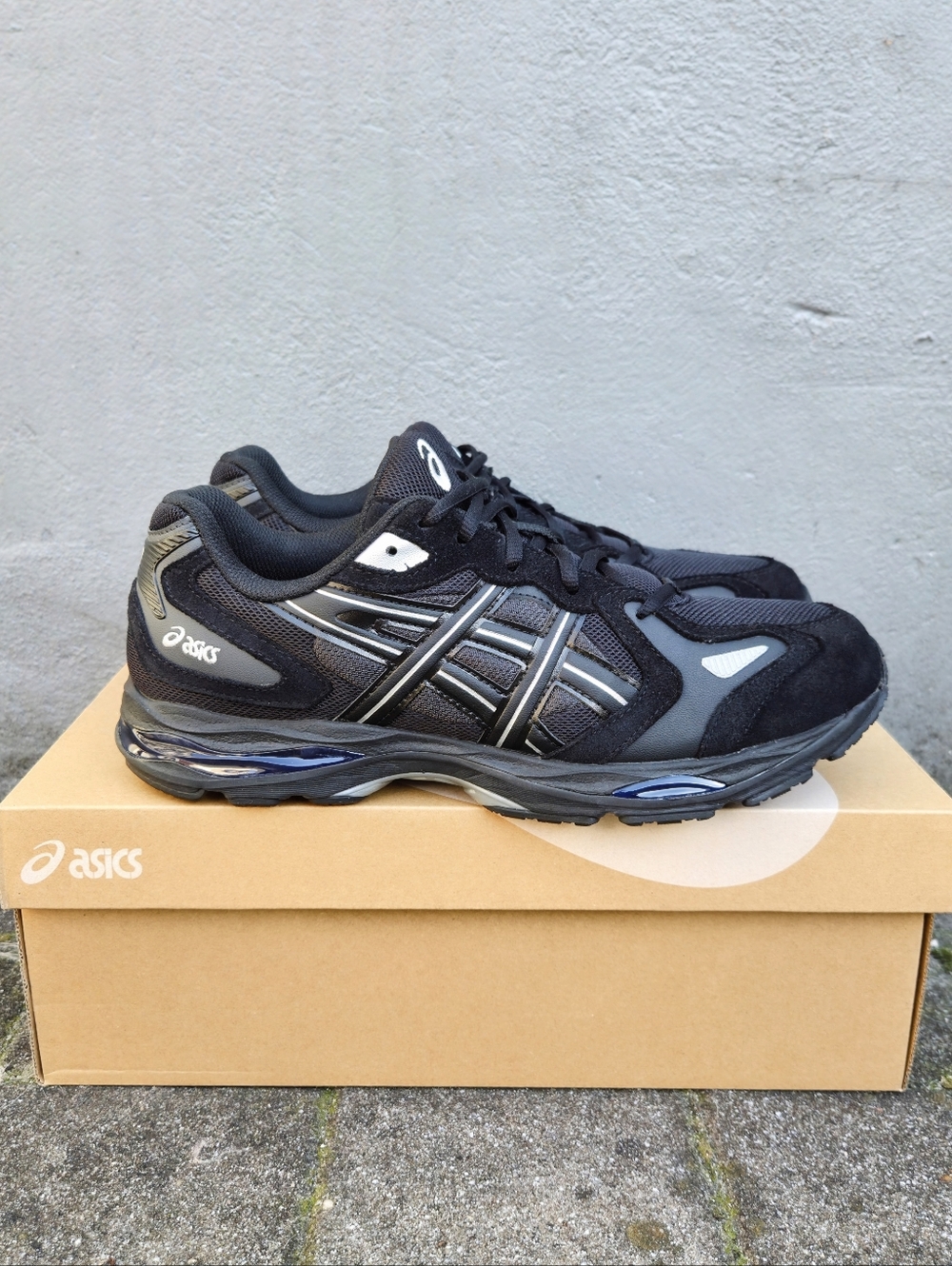 ASICS GEL-K1011 Sneakers Mens 10.5 Black Silver Running Shoes NEW